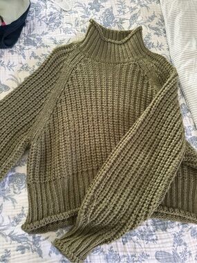 H&M Olive Green Chunky Turtleneck Sweater (medium) - Women's Knit Pullover